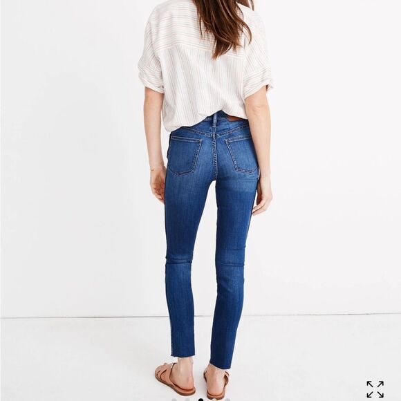 Madewell 10" High-Rise Skinny Crop Jeans: Button-Front TENCEL™ Denim Edition - Picture 2 of 8